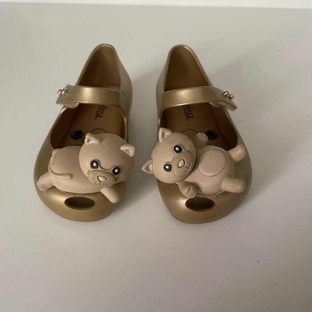 Mini Melissa toddler size 6